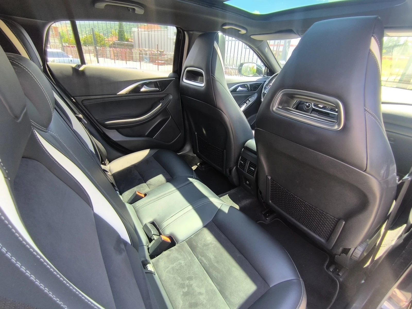 Infiniti Q30 SPORT, снимка 11 - Автомобили и джипове - 55671247