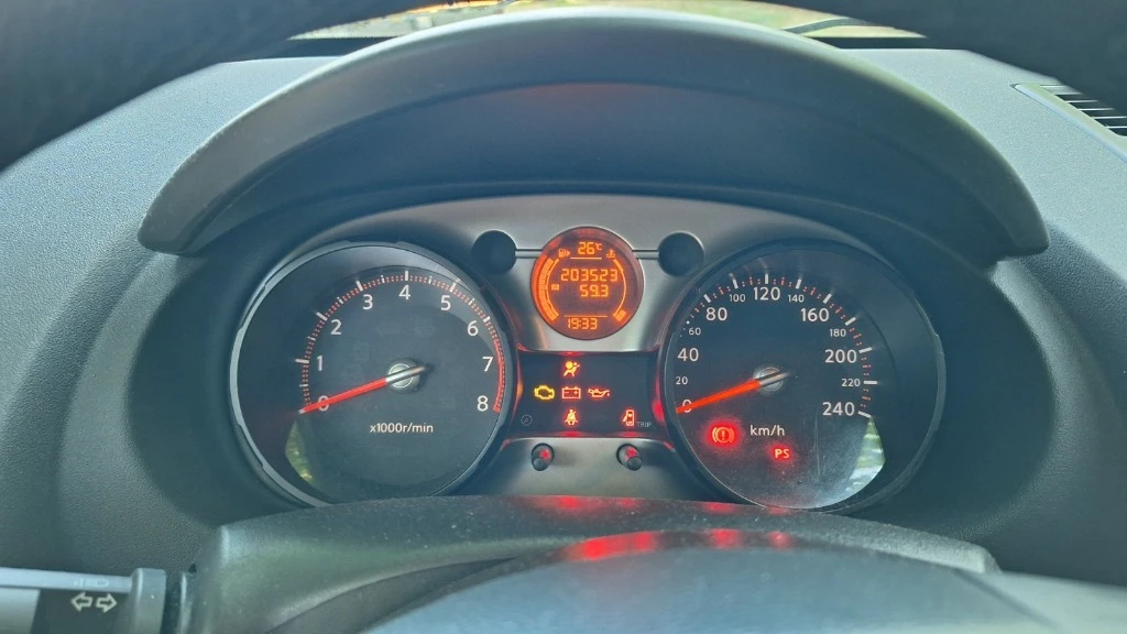 Nissan Qashqai, снимка 6 - Автомобили и джипове - 56477550