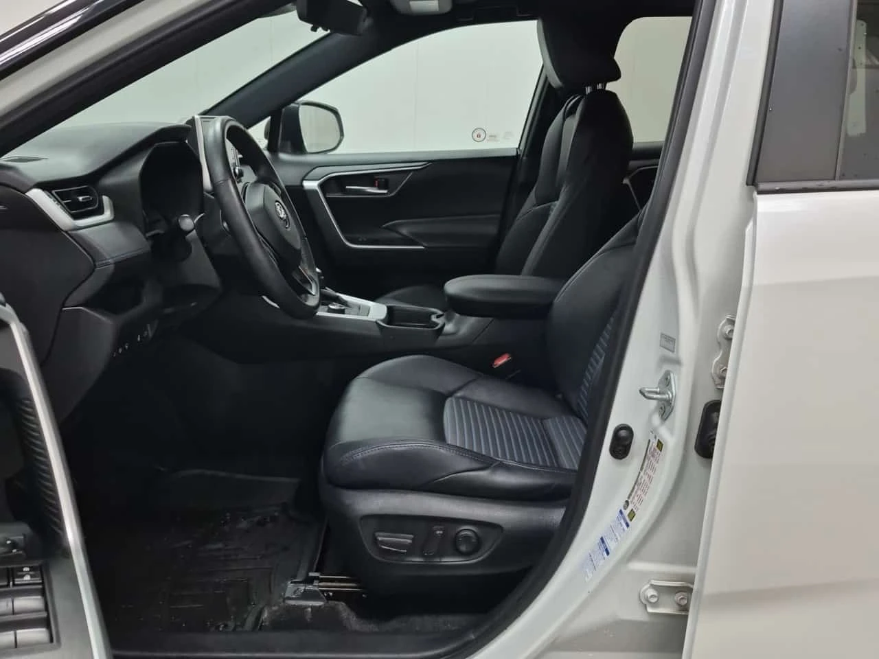 Toyota Rav4 * Awd Hybrid Xse * CARFAX *  | Mobile.bg � ����������� 3