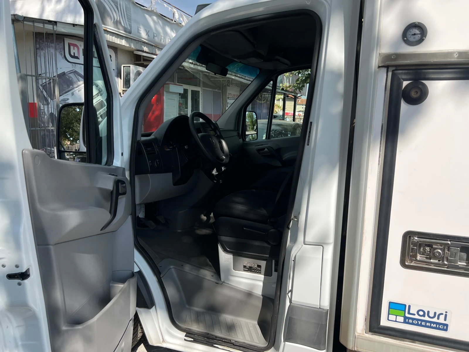 Mercedes-Benz Sprinter 314 2.2CDI-ХЛАДИЛЕН-110КМ, снимка 9 - Бусове и автобуси - 55686513