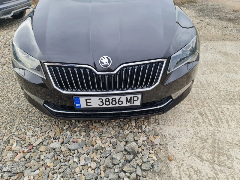 Skoda Superb, снимка 5 - Автомобили и джипове - 47300036