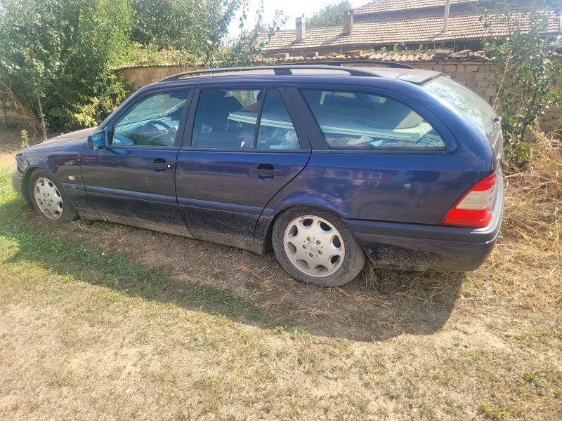 Mercedes-Benz C 180, снимка 2 - Автомобили и джипове - 47340615