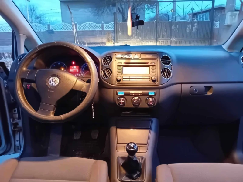 VW Golf Plus 1.9 TDI, снимка 7 - Автомобили и джипове - 48884782