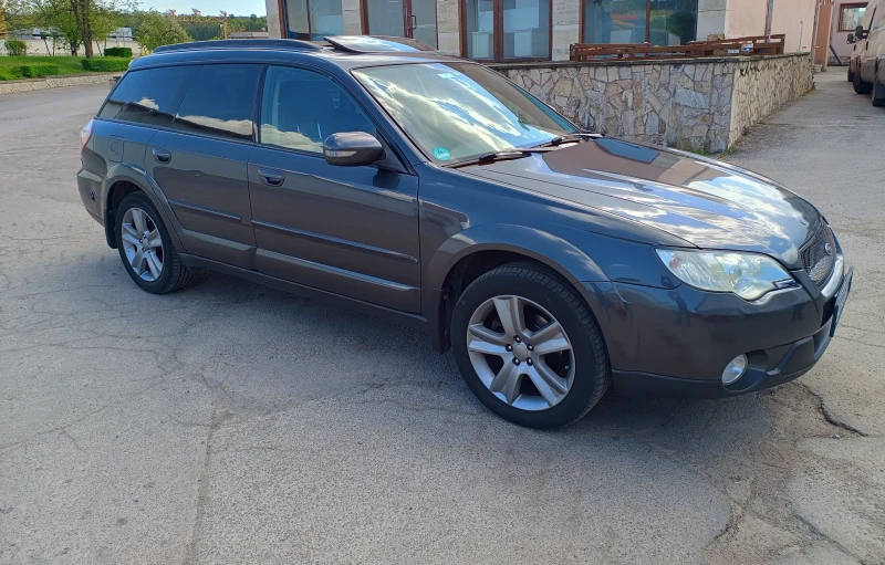 Subaru Outback, снимка 4 - Автомобили и джипове - 48959535