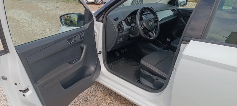 Skoda Fabia 1.0MPI, снимка 12 - Автомобили и джипове - 49762428