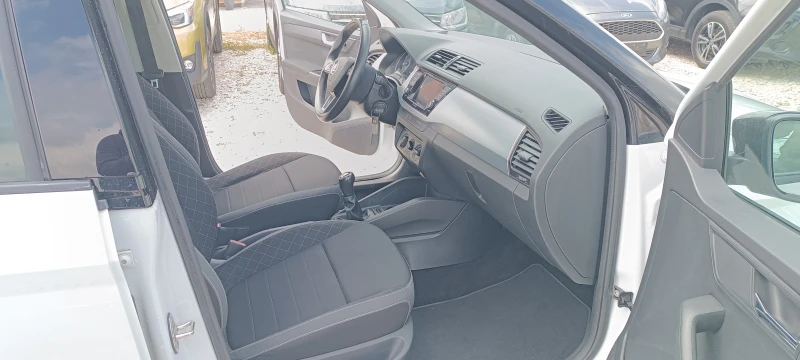 Skoda Fabia 1.0MPI, снимка 14 - Автомобили и джипове - 49762428