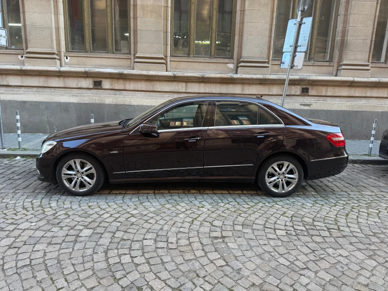 Mercedes-Benz E 350 4matic, снимка 3 - Автомобили и джипове - 52979963