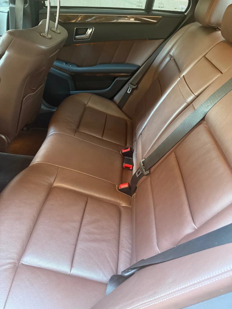 Mercedes-Benz E 350 4matic, снимка 8 - Автомобили и джипове - 52979963