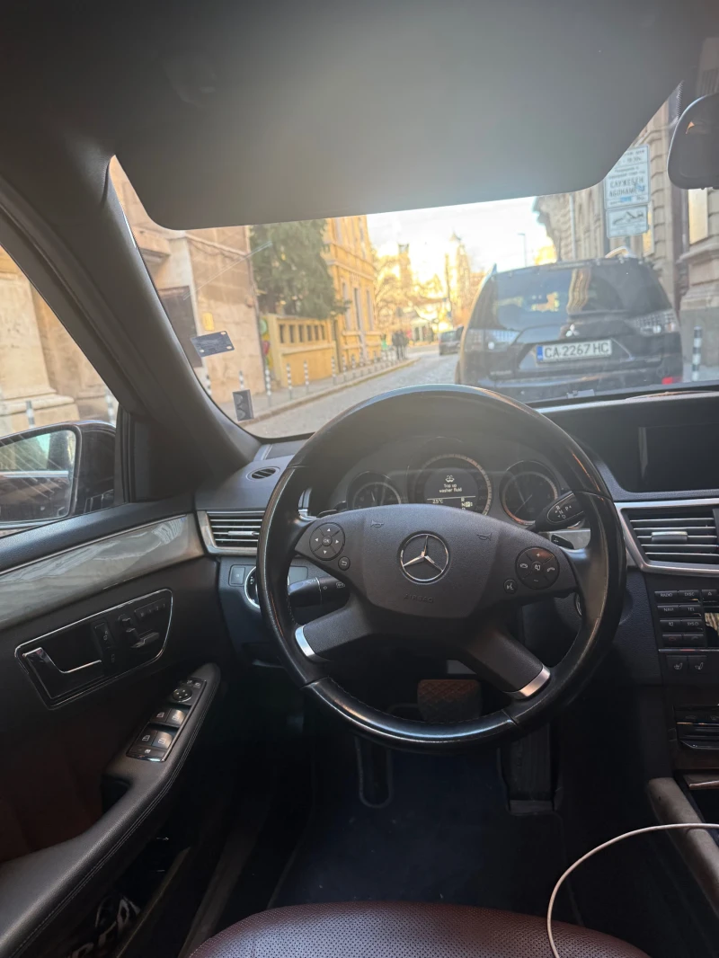 Mercedes-Benz E 350 4matic, снимка 5 - Автомобили и джипове - 52979963