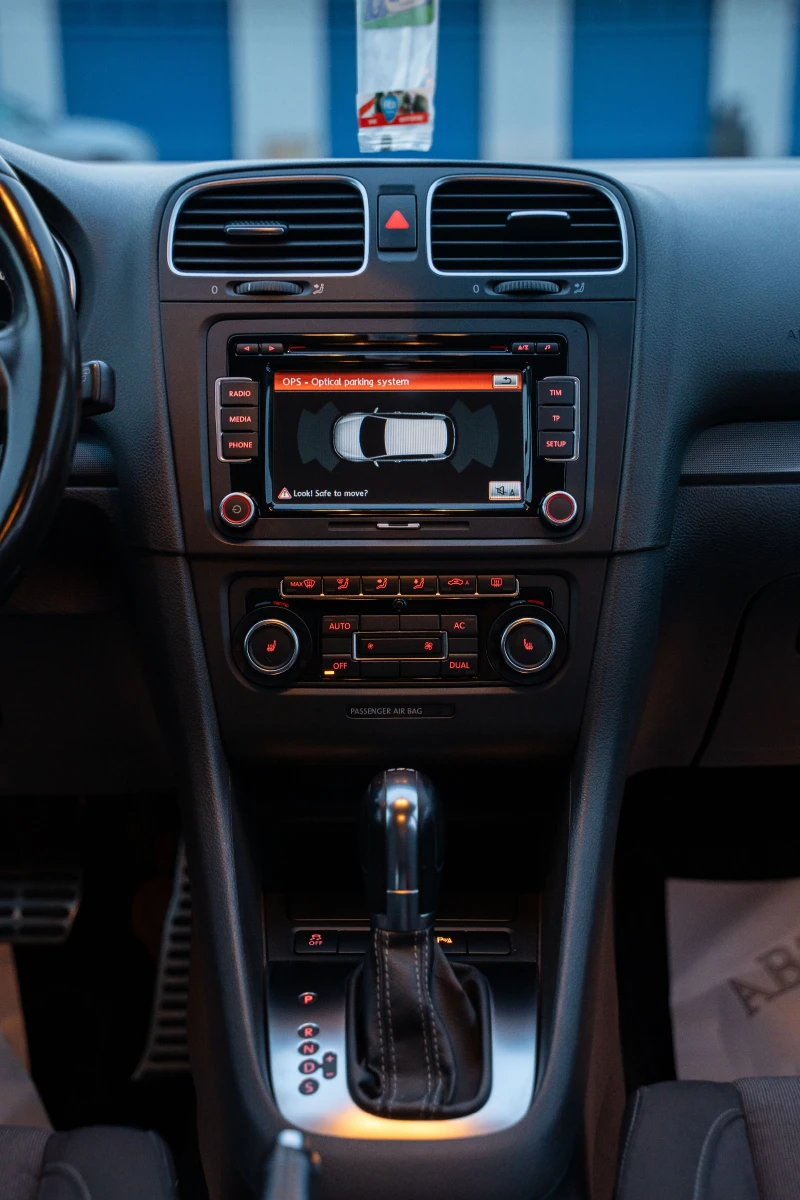 VW Golf 2.0 TDI DSG, STYLE, снимка 13 - Автомобили и джипове - 53090923