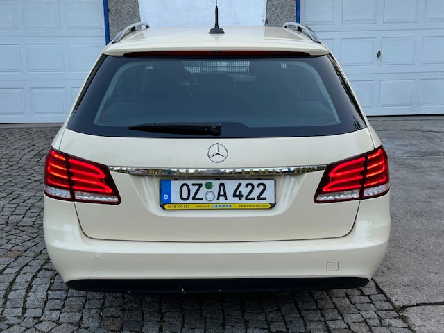 Mercedes-Benz E 200 2.2CDI, снимка 6 - Автомобили и джипове - 49154010