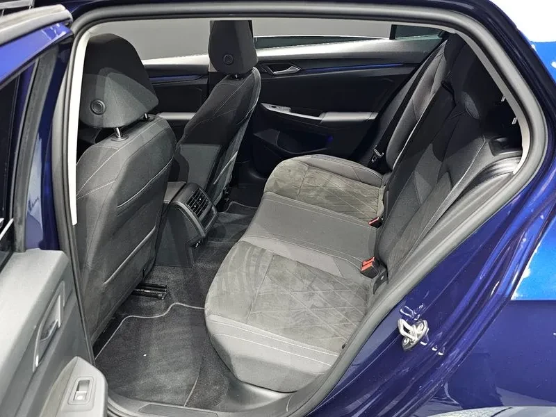 VW Golf 8Th Generation 2.0 Tdi Prestige, снимка 11 - Автомобили и джипове - 55221742