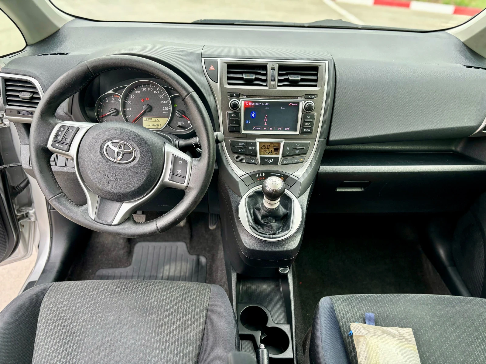 Toyota Verso S 1.4TDI 90k NAVI KAMERA PANORAMA - изображение 8