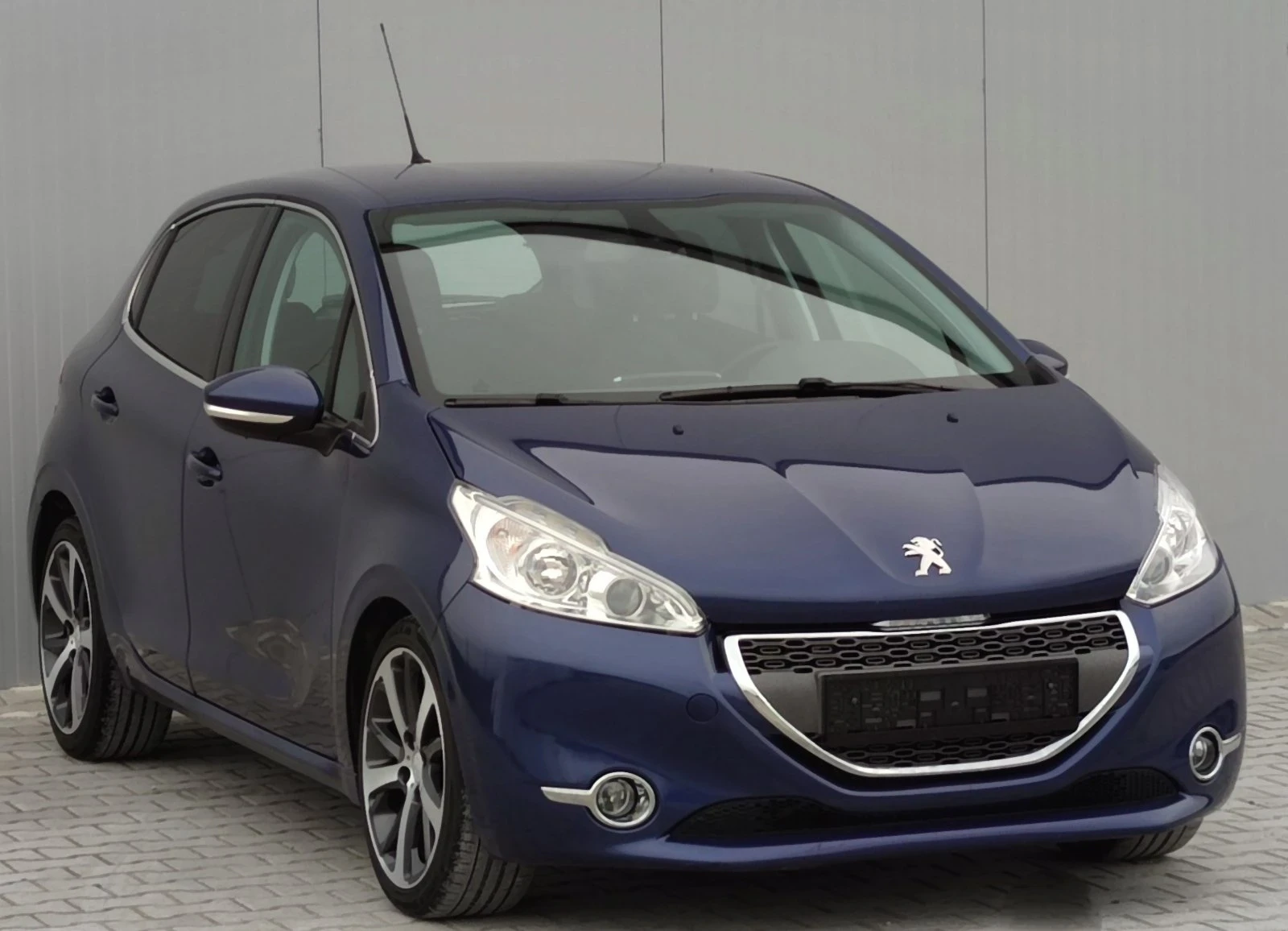 Peugeot 208 1.6HDI* 112к.с* NAVI* LED*  | Mobile.bg — изображение 1