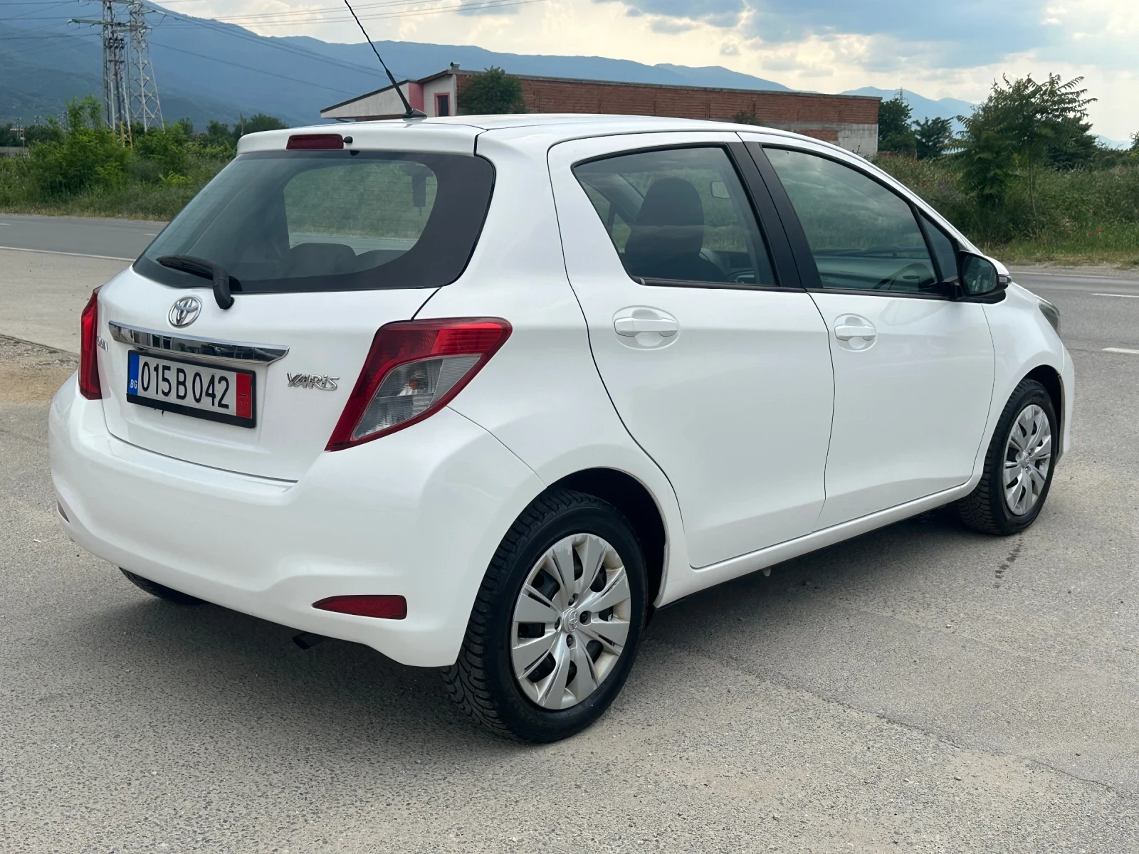 Toyota Yaris  - изображение 4