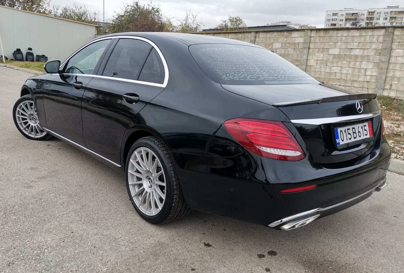 Mercedes-Benz E 350 КАТО ЧИСТО НОВ/AMG-PACK* 9G-TRONIC - изображение 4
