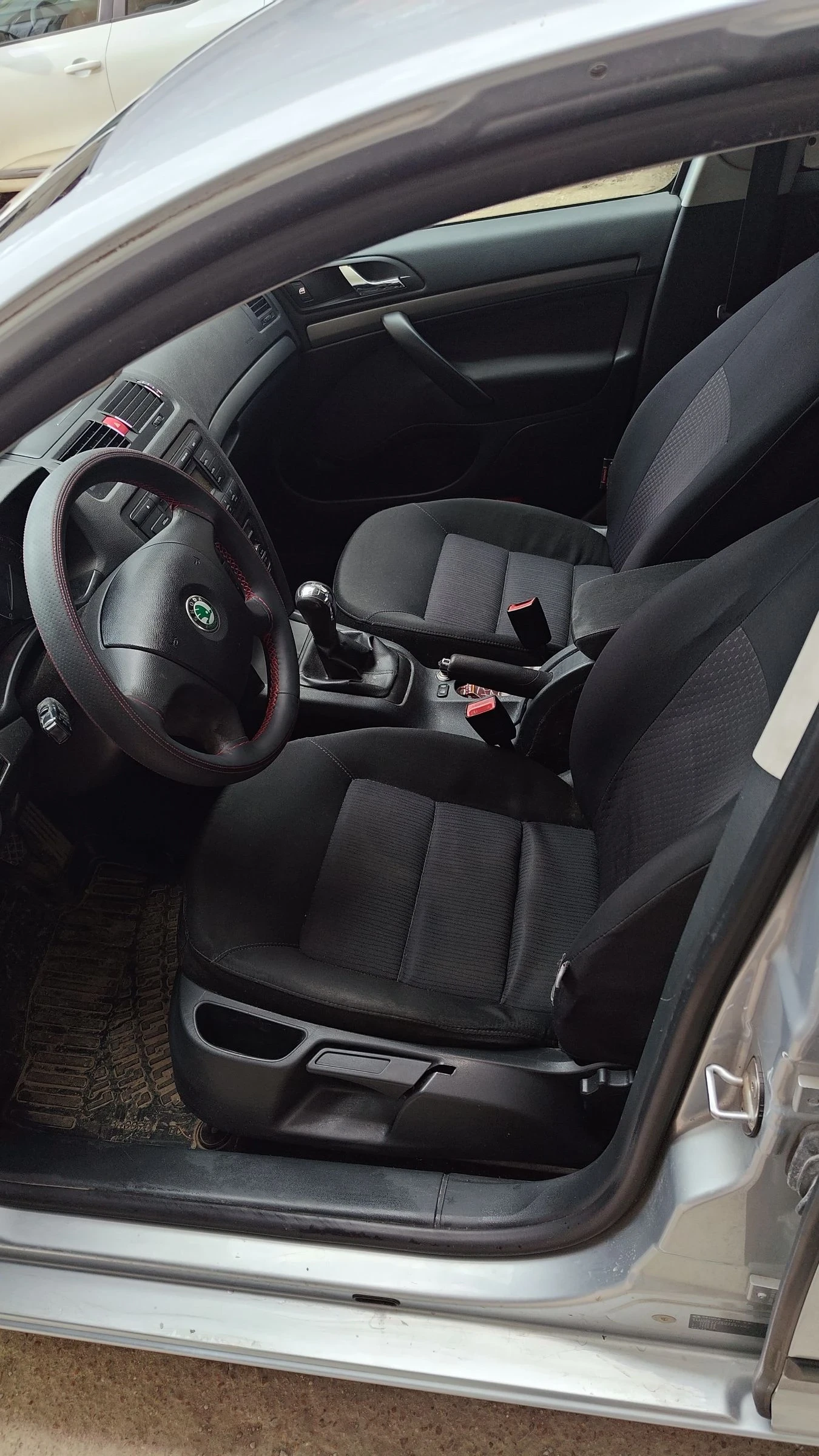 Skoda Octavia 1.6FSI* 115КС* BENZIN* Michelin * 180180км, снимка 9 - Автомобили и джипове - 53843246