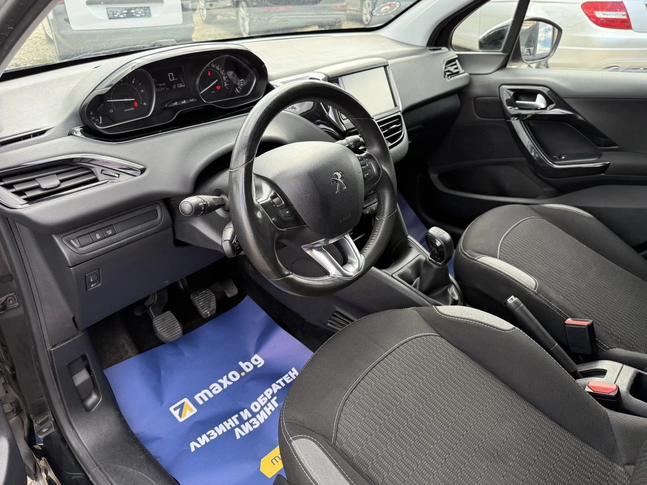 Peugeot 208 1.6 HDI-KLIMATRONIC, снимка 12 - Автомобили и джипове - 54149974