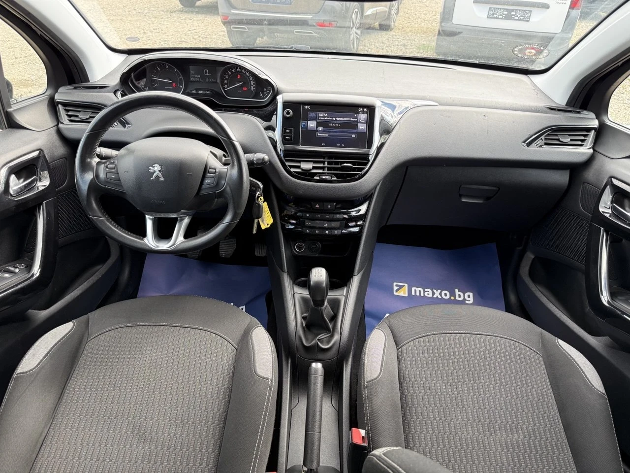 Peugeot 208 1.6 HDI-KLIMATRONIC, снимка 13 - Автомобили и джипове - 54149974