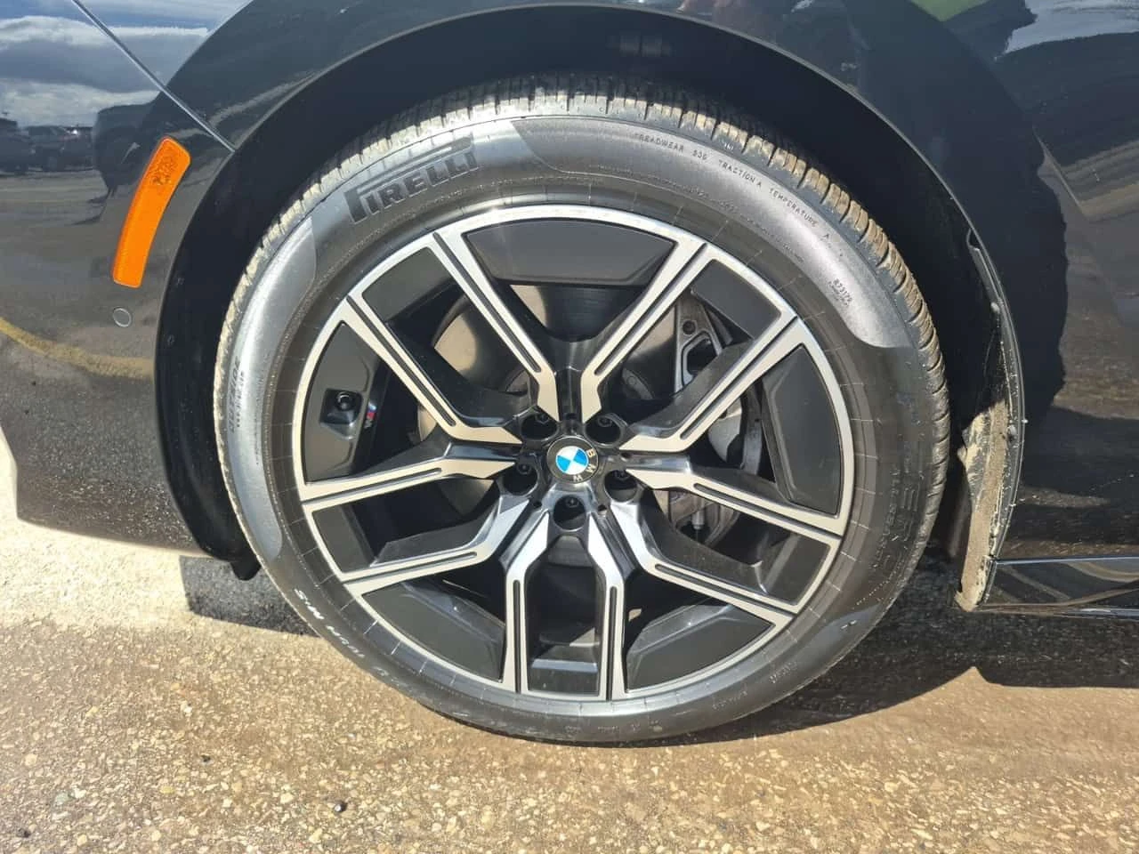 BMW i7 XDRIVE60| BOWERS & WILKINS| MASSAGE| SWAROWSKI| , снимка 6 - Автомобили и джипове - 54203044