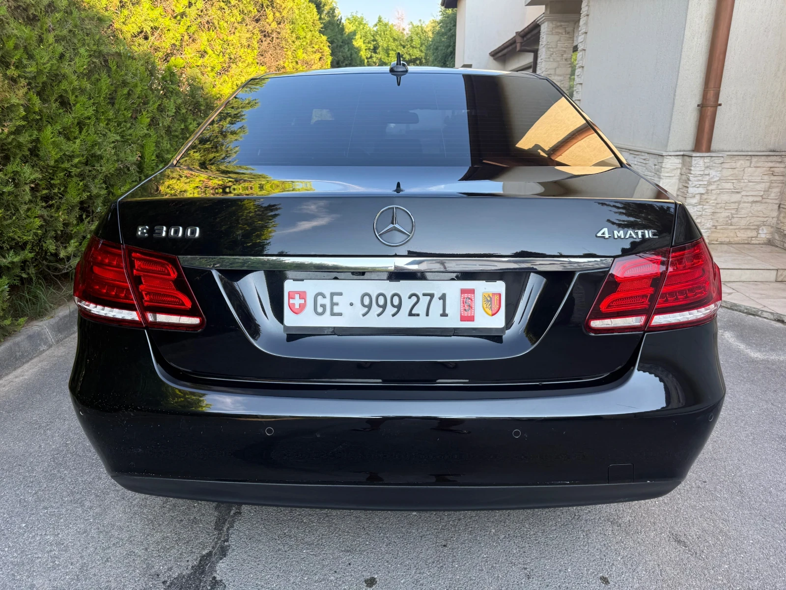 Mercedes-Benz E 300 V 6 3.5л 4х4, снимка 2 - Автомобили и джипове - 54843734