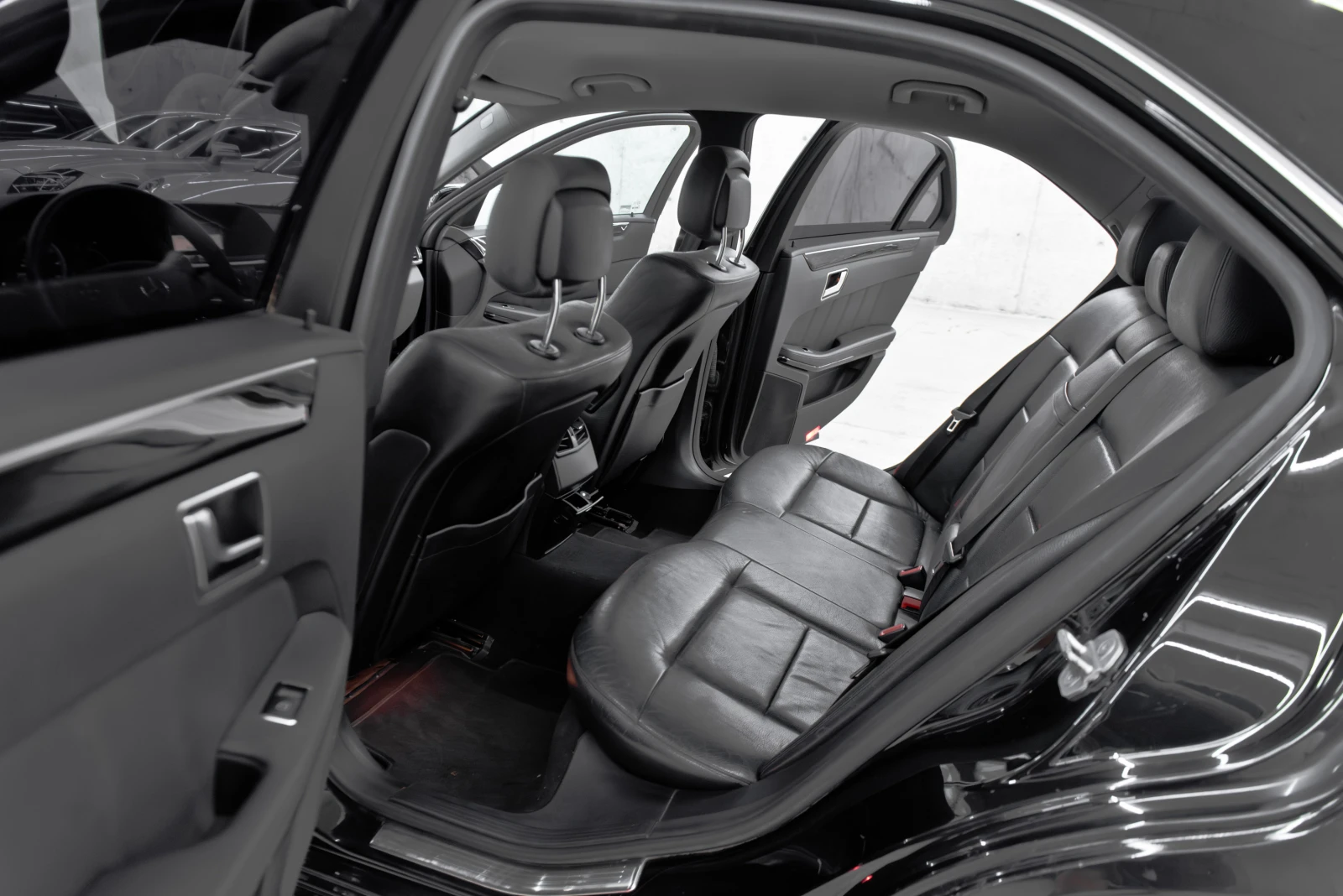 Mercedes-Benz E 250 D* Avantgarde* 7G Tronic, снимка 12 - Автомобили и джипове - 56096068