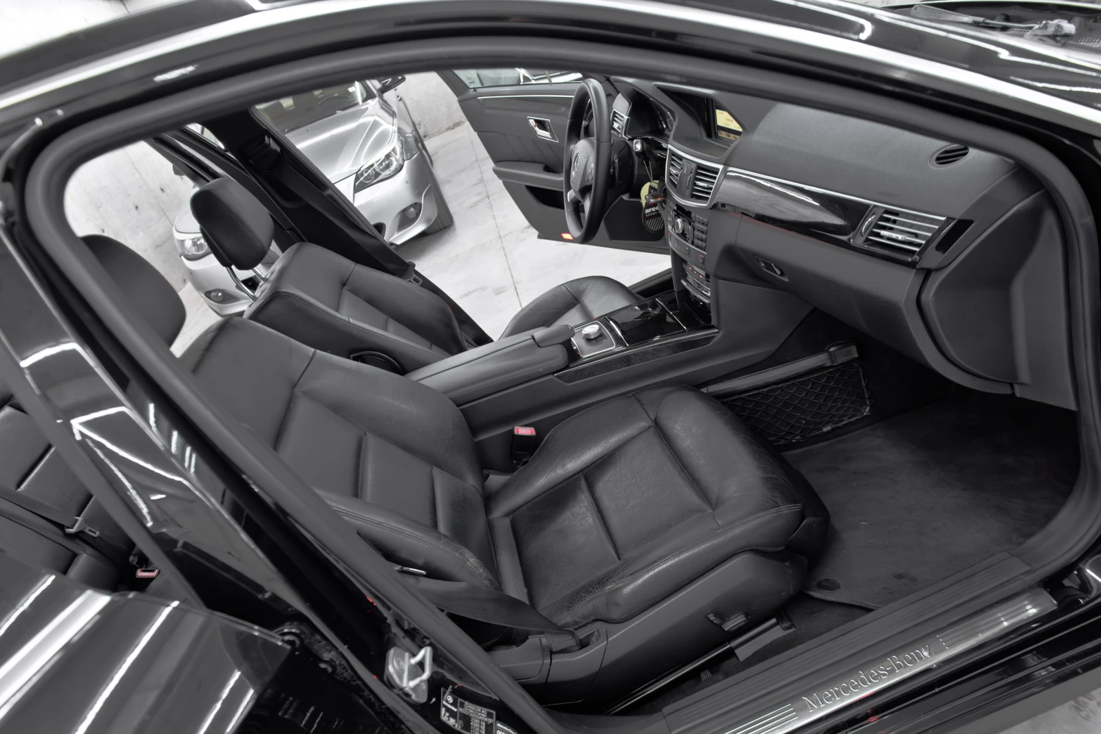 Mercedes-Benz E 250 D* Avantgarde* 7G Tronic, снимка 14 - Автомобили и джипове - 56096068