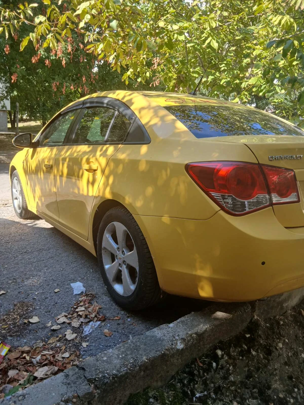 Chevrolet Cruze, снимка 5 - Автомобили и джипове - 56153819