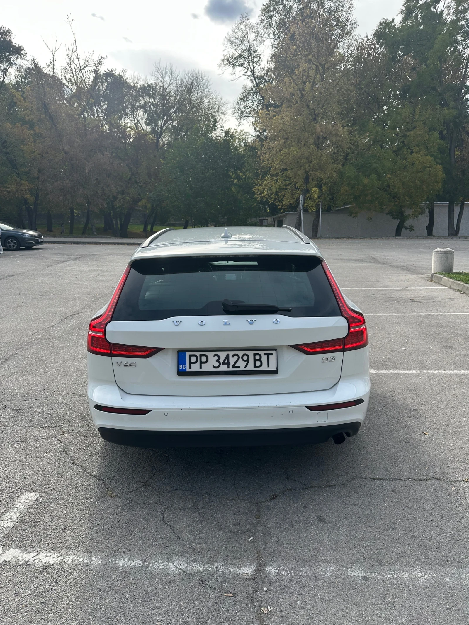 Volvo V60 2.0 d3, снимка 6 - Автомобили и джипове - 56574810