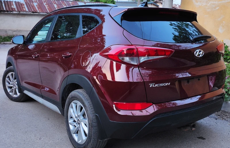 Hyundai Tucson, снимка 4 - Автомобили и джипове - 48042415