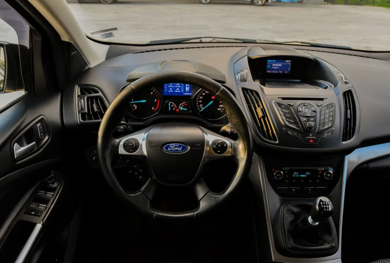 Ford Kuga 2.2, снимка 10 - Автомобили и джипове - 51838617