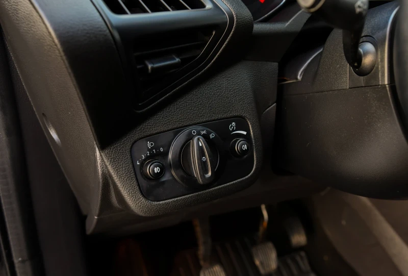 Ford Kuga 2.2, снимка 8 - Автомобили и джипове - 51838617