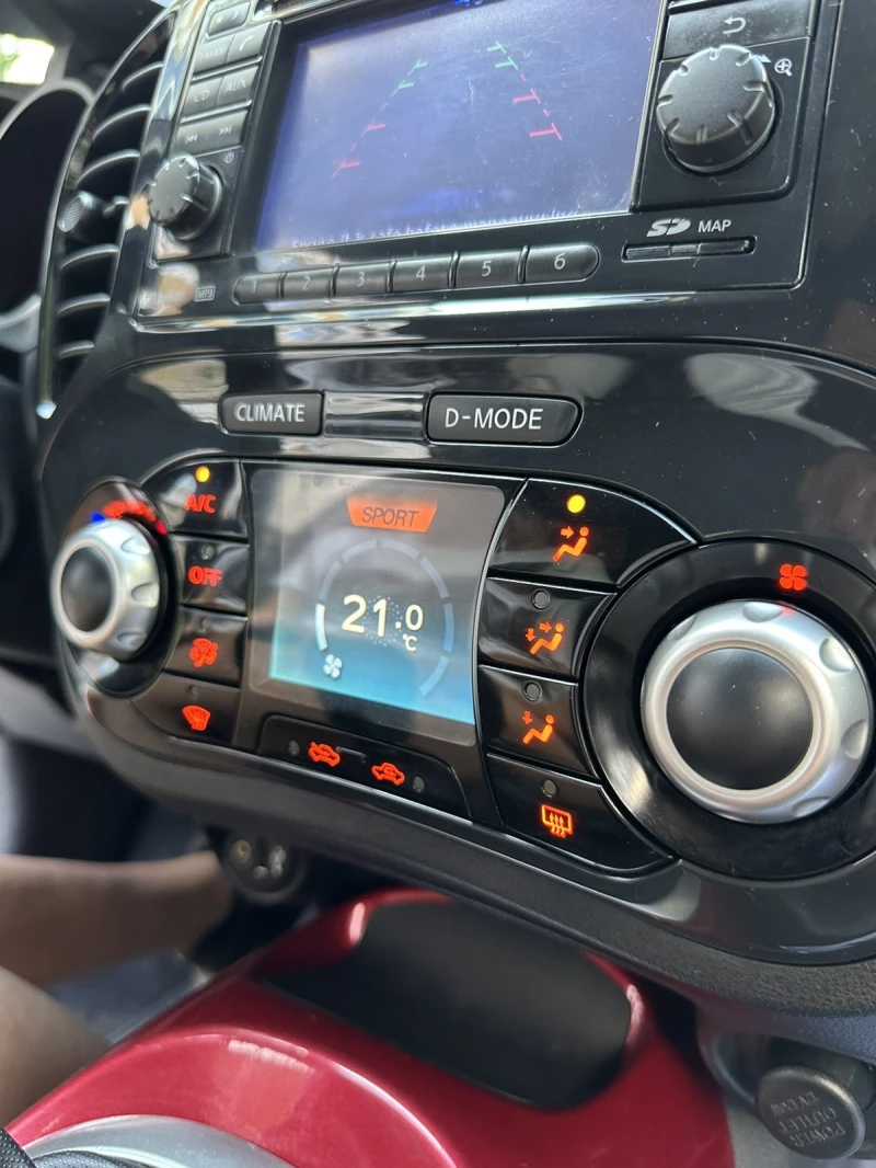 Nissan Juke 1.5dCi Tekna + Navi, снимка 14 - Автомобили и джипове - 50688743