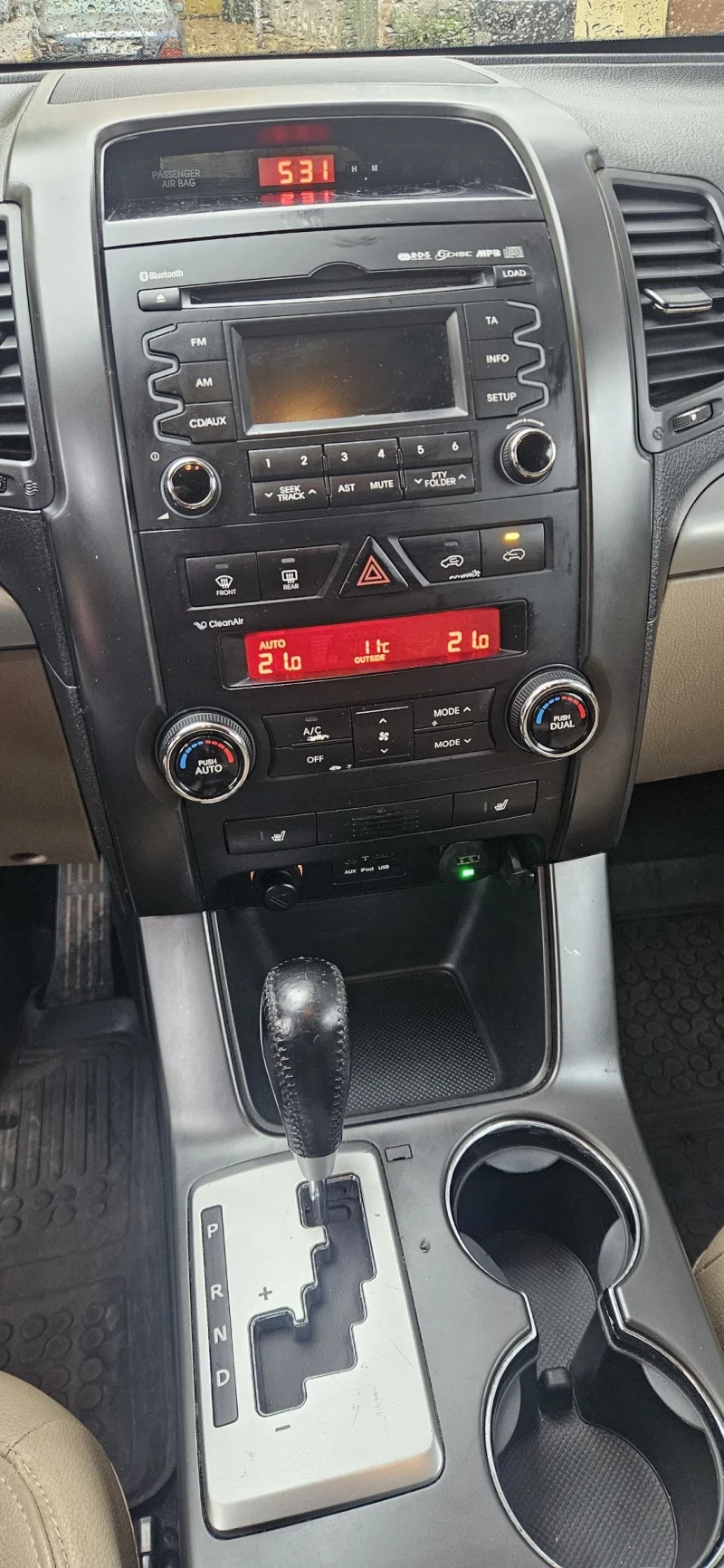 Kia Sorento 2.2 CRDI AWD, снимка 14 - Автомобили и джипове - 52240242