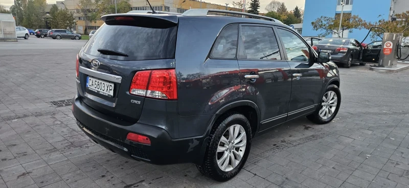 Kia Sorento 2.2 CRDI AWD, снимка 4 - Автомобили и джипове - 52240242