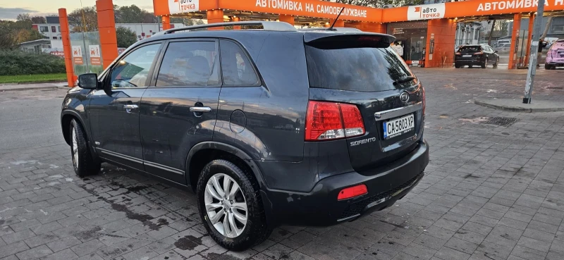 Kia Sorento 2.2 CRDI AWD, снимка 6 - Автомобили и джипове - 52240242