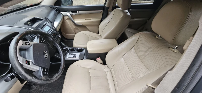 Kia Sorento 2.2 CRDI AWD, снимка 9 - Автомобили и джипове - 52240242