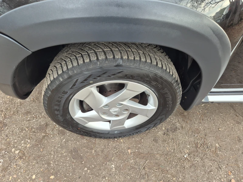 Dacia Duster 1.5DCI 4X4 LAURATE ВНОС ИТАЛИЯ БЕЗ РЪЖДИ И ЗАБЕЛЕЖ, снимка 14 - Автомобили и джипове - 52641656