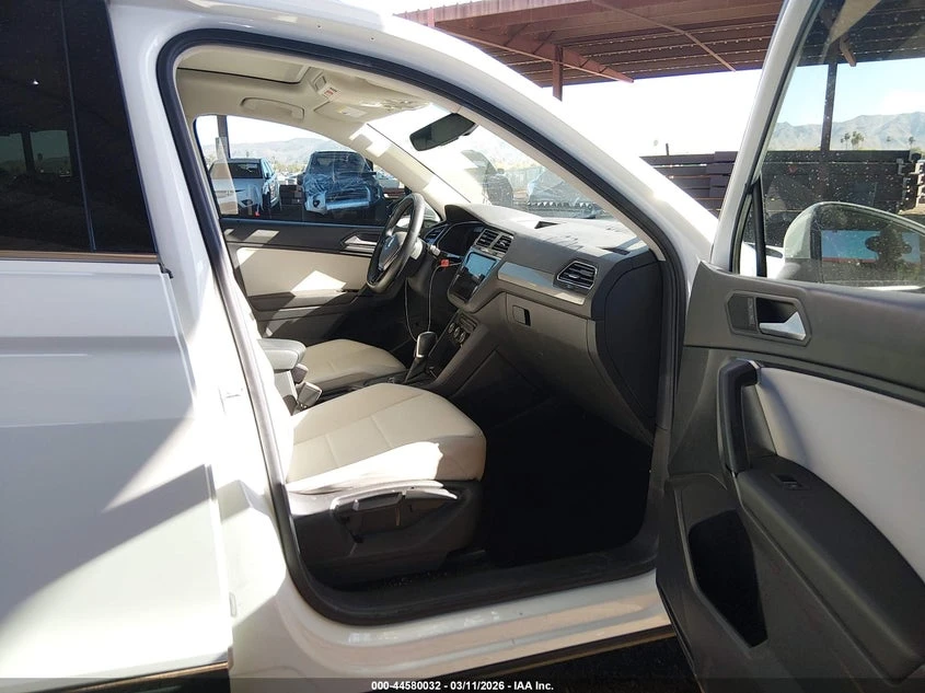 VW Tiguan 2.0l Volkswagen 2.0T Se/2.0T Sel/2.0T Sel R-Line/2, снимка 5 - Автомобили и джипове - 53942836