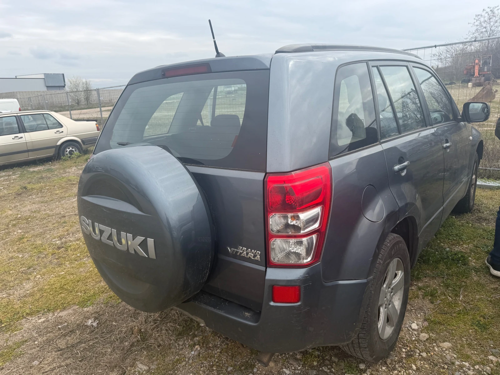 Suzuki Grand vitara 1.9d, снимка 3 - Автомобили и джипове - 53945162