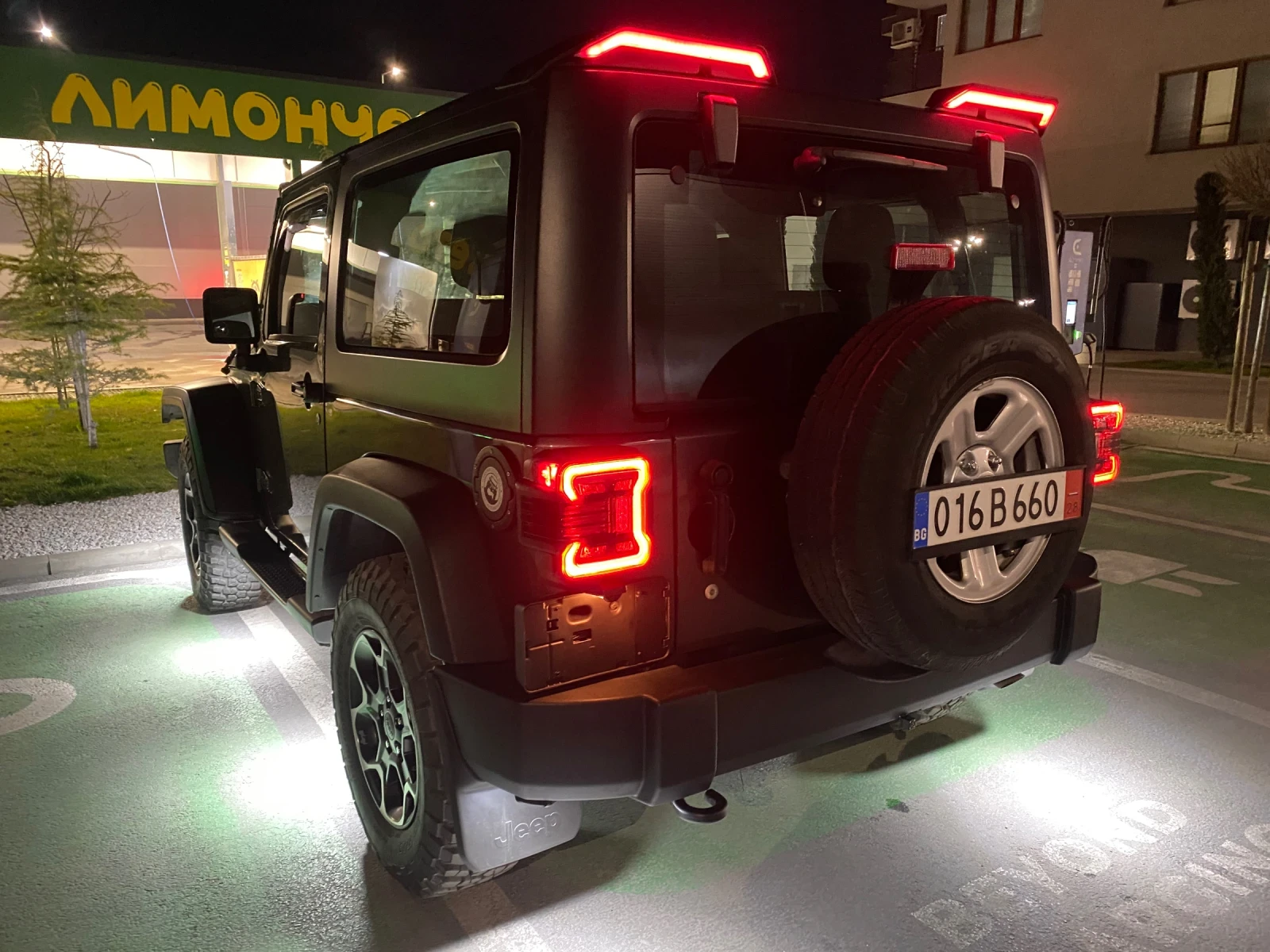 Jeep Wrangler 3.6 284k.c., снимка 16 - Автомобили и джипове - 53991802