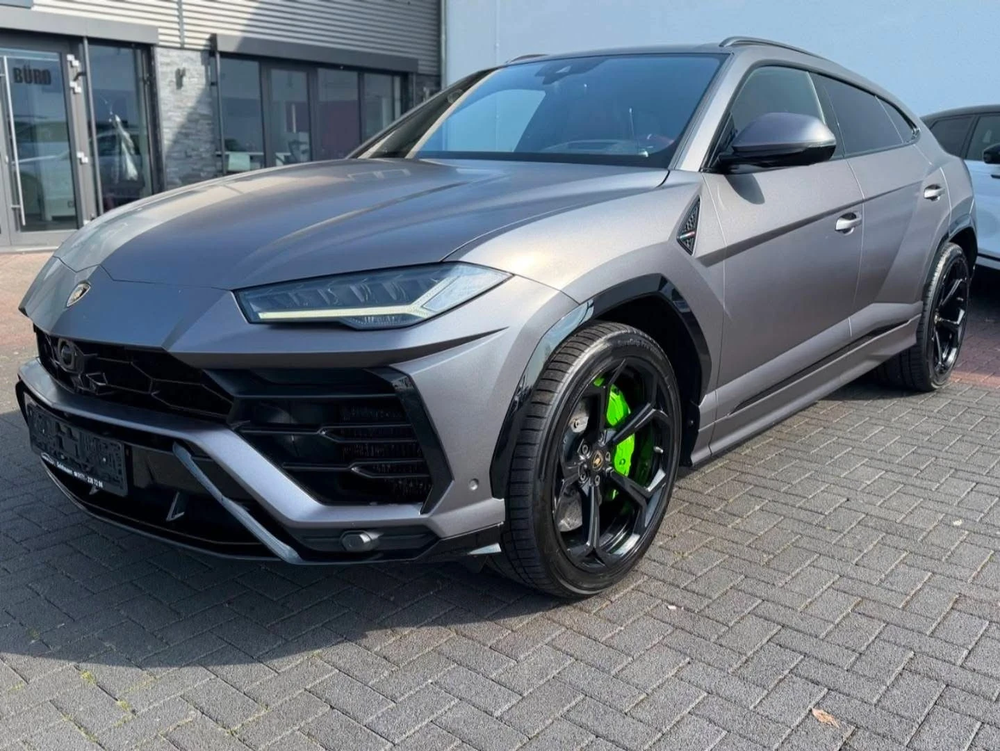 Lamborghini Urus 4.0 V8 CARBON CERAMIC ПАНО B&O 3XTV ЛИЗИНГ 100% | Auto.bg — изображение 1