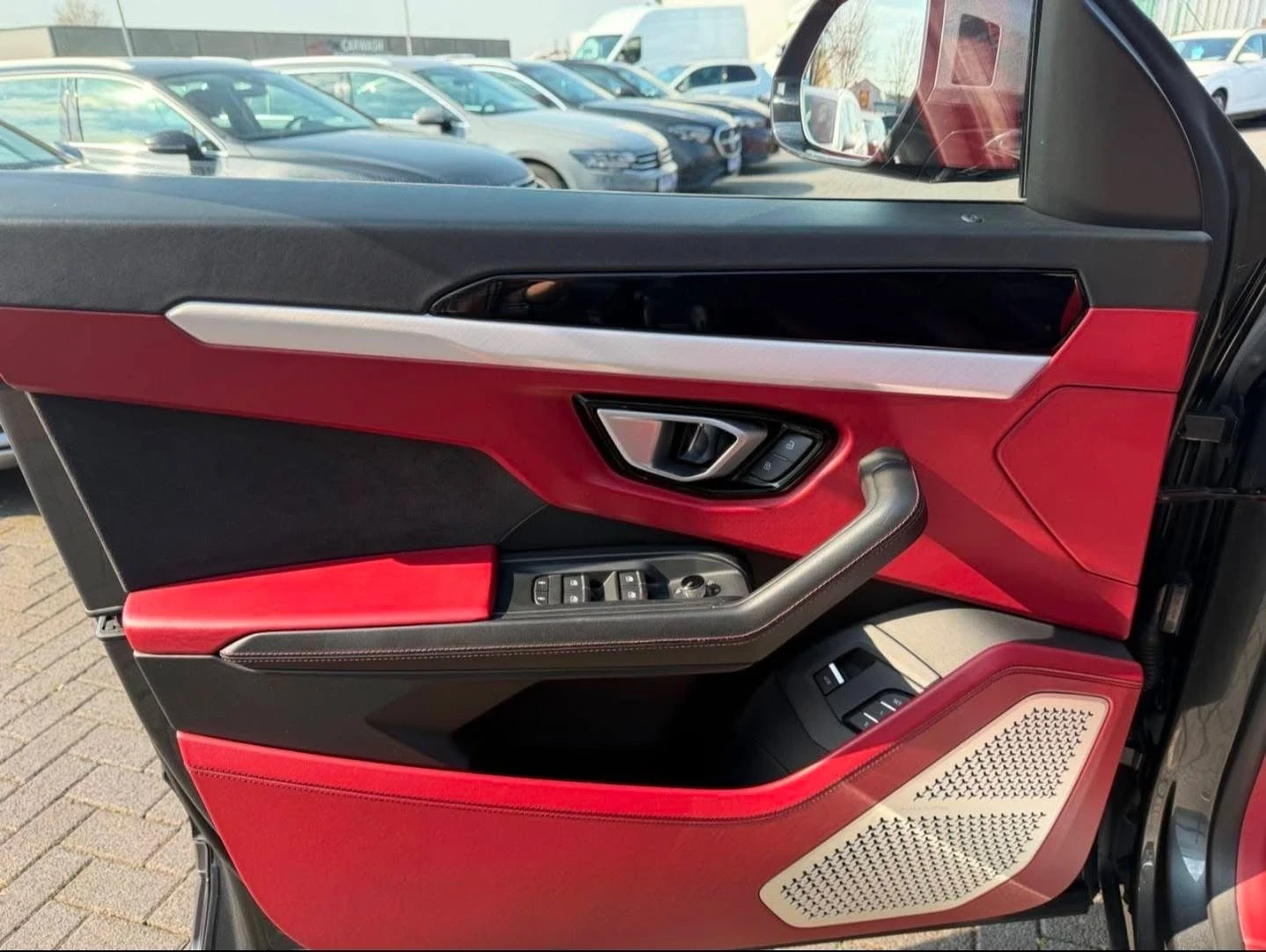 Lamborghini Urus 4.0 V8 CARBON CERAMIC ПАНО B&O 3XTV ЛИЗИНГ 100%, снимка 6 - Автомобили и джипове - 54096184