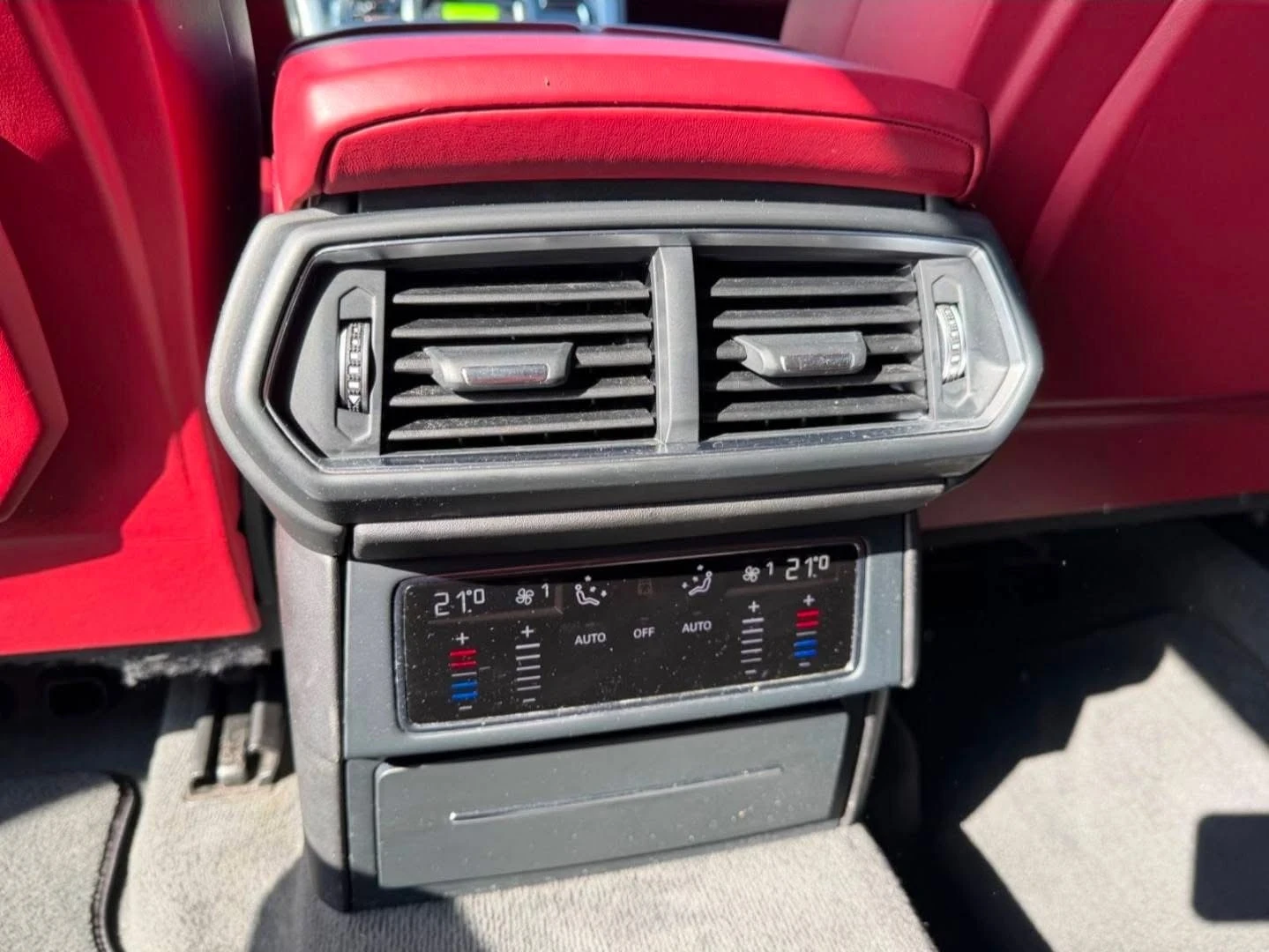 Lamborghini Urus 4.0 V8 CARBON CERAMIC ПАНО B&O 3XTV ЛИЗИНГ 100%, снимка 14 - Автомобили и джипове - 54096184