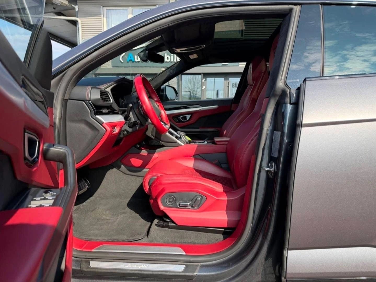 Lamborghini Urus 4.0 V8 CARBON CERAMIC ПАНО B&O 3XTV ЛИЗИНГ 100%, снимка 7 - Автомобили и джипове - 54096184