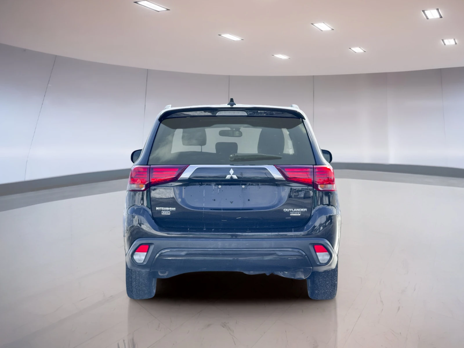 Mitsubishi Outlander Se Black 3.0 V6 7 места Шибидах, снимка 16 - Автомобили и джипове - 55477067