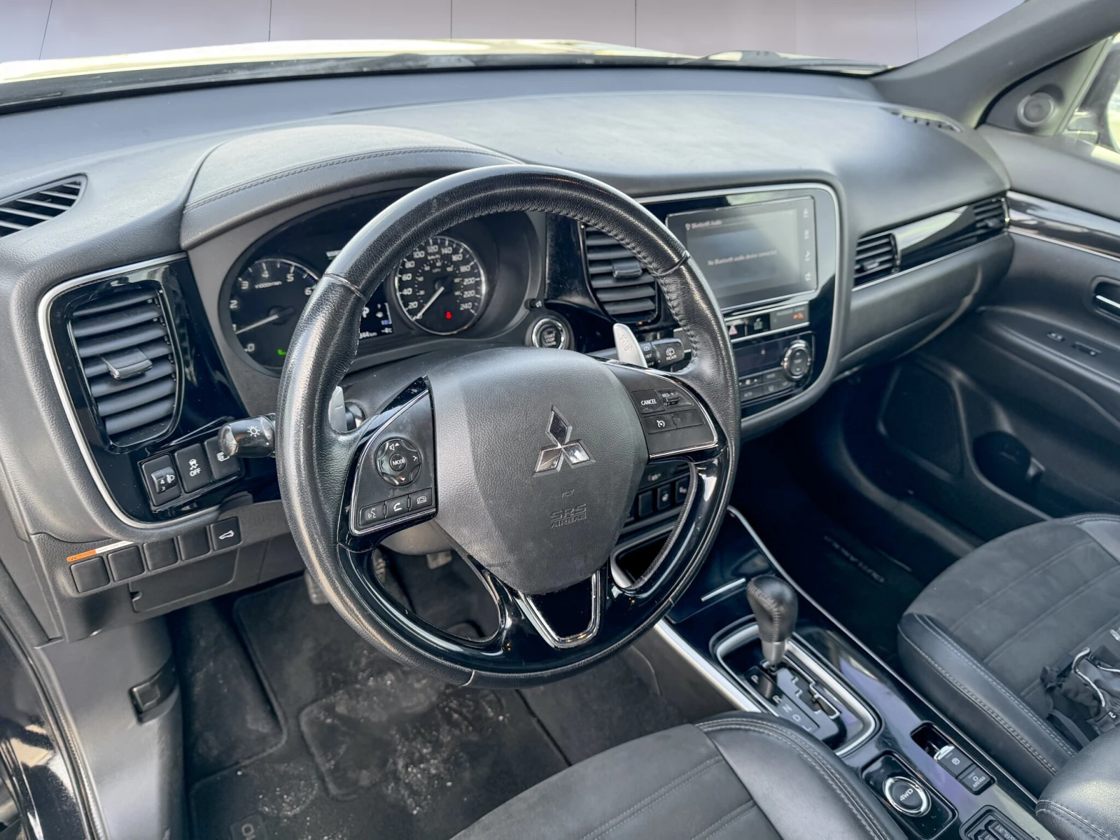 Mitsubishi Outlander Se Black 3.0 V6 7 места Шибидах, снимка 5 - Автомобили и джипове - 55477067