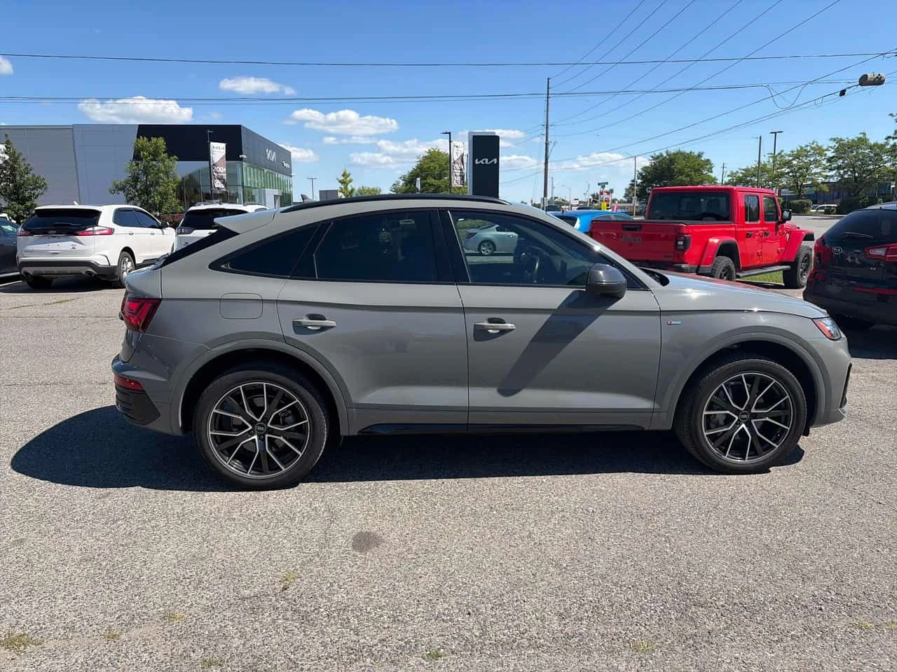 Audi Q5 Progressiv Sportback | CARFAX | АВТОКРЕДИТ, снимка 4 - Автомобили и джипове - 55483095