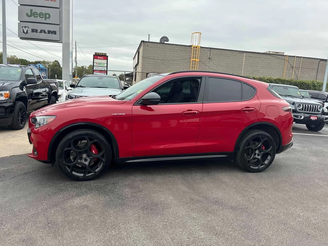 Alfa Romeo Stelvio  AWD / Harman Kardon / Distronic / ����������  | Mobile.bg � ����������� 2