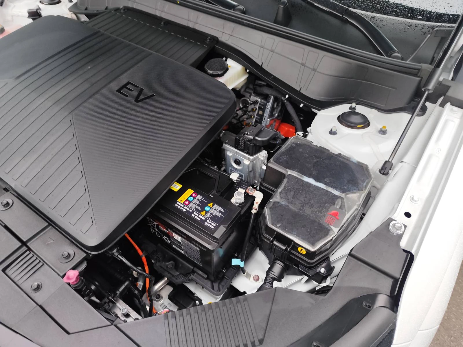 Hyundai Kona electric, снимка 9 - Автомобили и джипове - 56660159